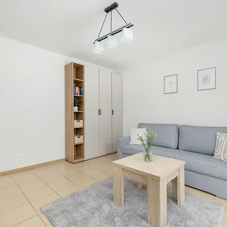 Dunikowskiego Snug By Bookinghost